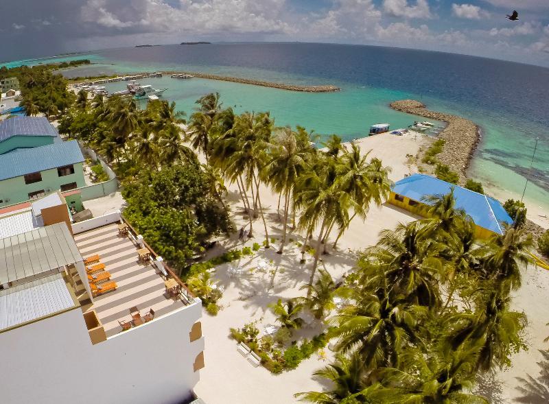 Crystal Sands Beach Hotel At Maafushi Ngoại thất bức ảnh
