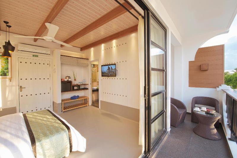 Crystal Sands Beach Hotel At Maafushi Ngoại thất bức ảnh