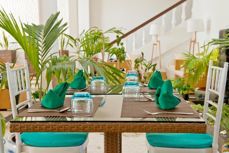 Crystal Sands Beach Hotel At Maafushi Ngoại thất bức ảnh