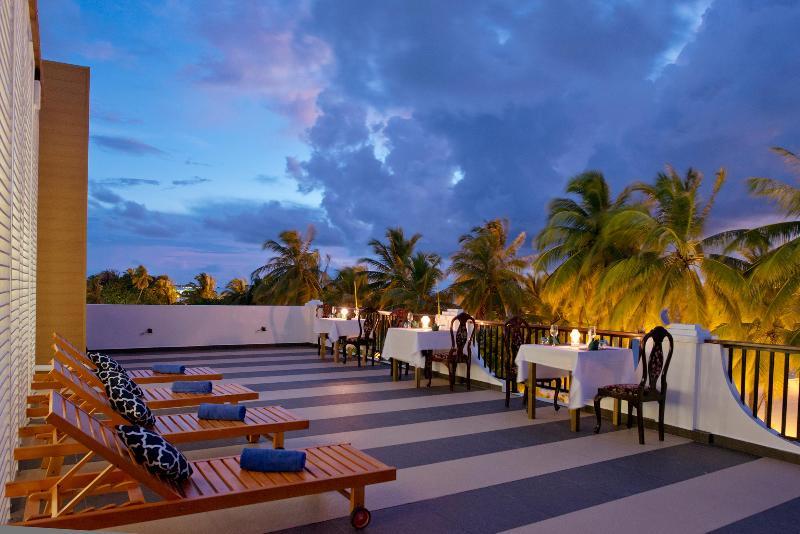 Crystal Sands Beach Hotel At Maafushi Ngoại thất bức ảnh